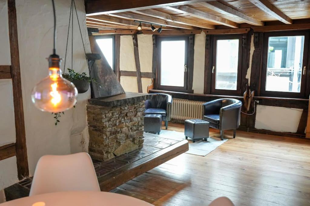 Charmante Fachwerk Wohnung Mit Terrasse In Der Altstadt كوبلنس المظهر الخارجي الصورة